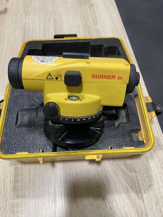 Нивелир Leica runner 20