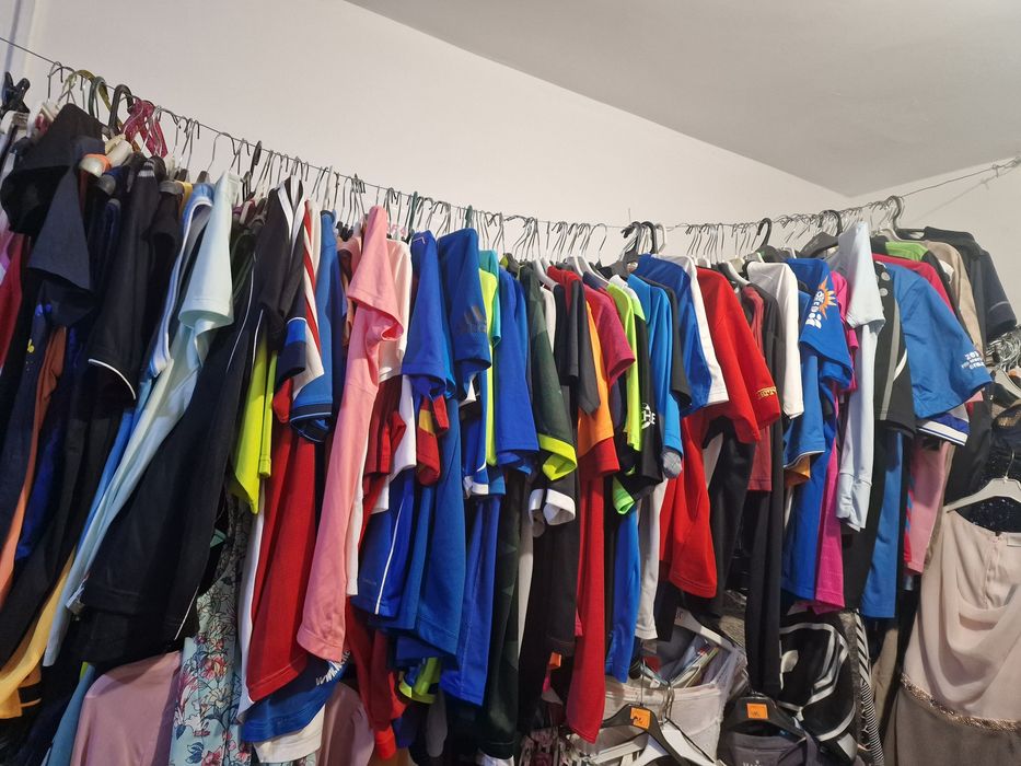 Lot haine calitate superioara, o parte cu eticheta ,diferite mărimi