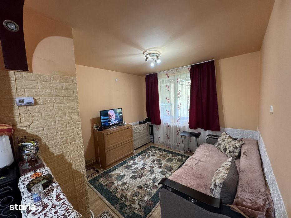 Apartament cu 2 camere, semidecomandat, parter , Aleea Postavaru, Carp