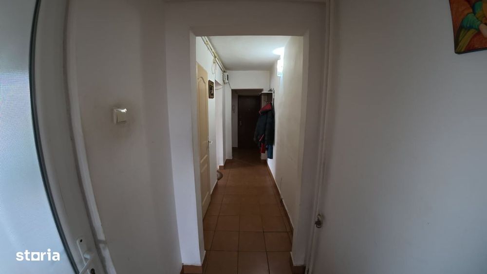 Apartament 4 cam, decomandat, et intermediar, zona Mehedinti