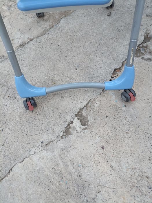 Детский кресло для кормления