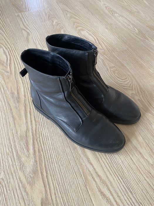 Продам женские ботинки р.38