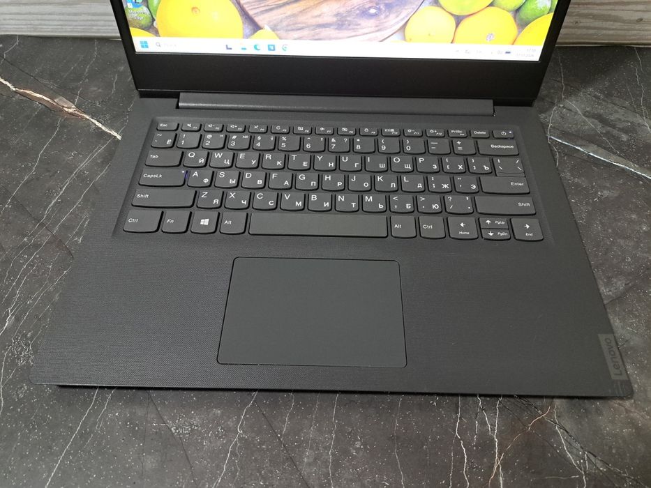Продам ультрабук LENOVO V14-ADA  (идеал)