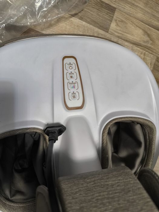 Массажёр для ног новый.