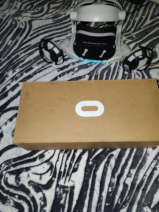 Oculus Quest 2 64GB с различными аксессуарами