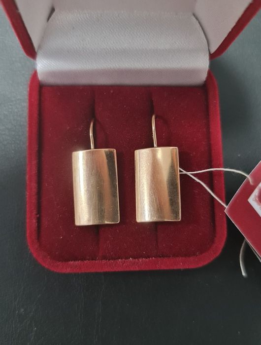 Новые золотые серьги 585 пробы