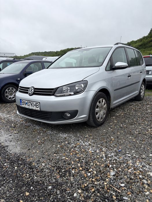 Volkswagen Touran 1.6 TDI 105 CP, 5 locuri