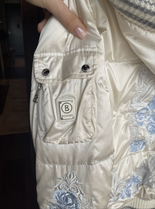 Дамско бяло ски яке Bogner с бродерия и Swarovski