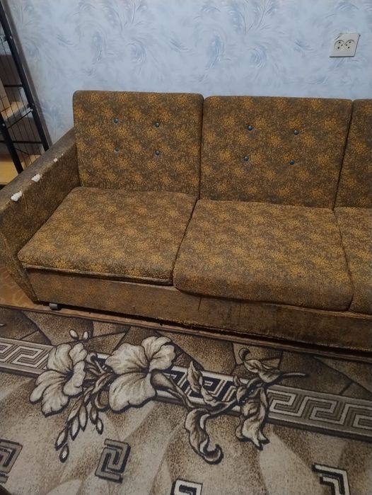 Отдам старую мебель