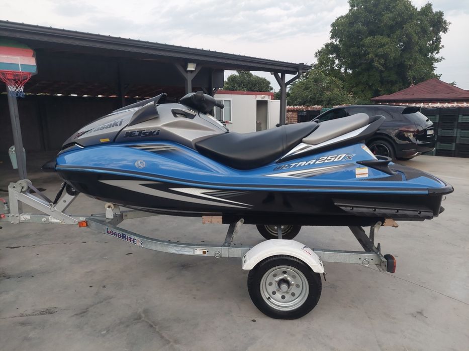 Продавам джет Кавазаки ултра 250