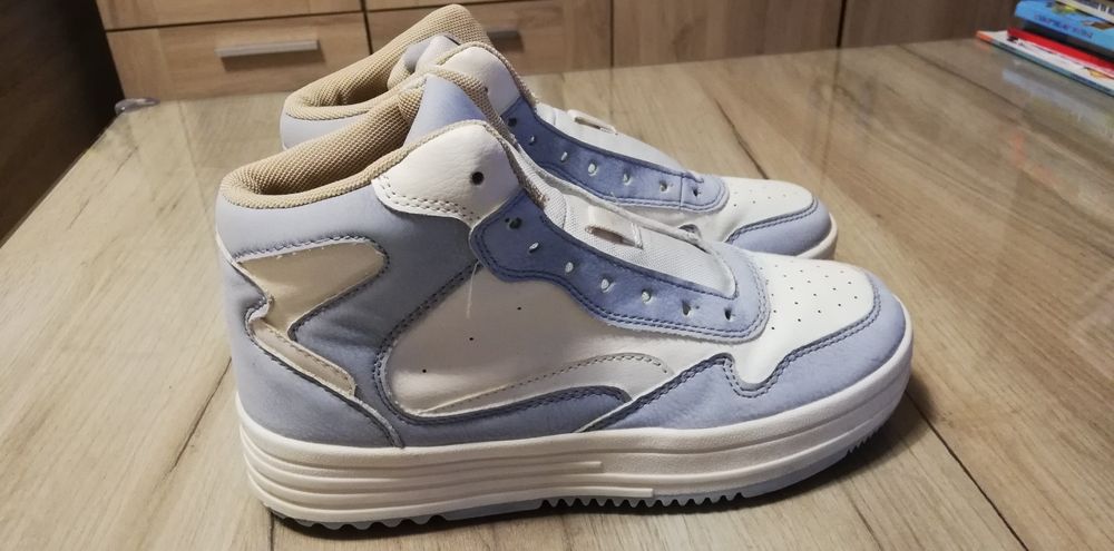 Обувки Бершка 35 номер. Bershka