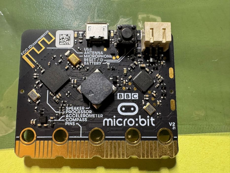 Micro:bit v2 roșu