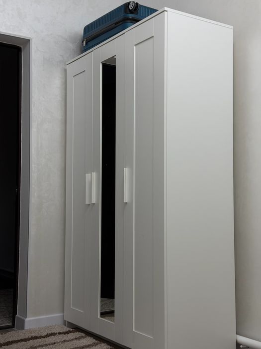 Шкаф IKEA BRIMNES с зеркалом, 3-дверный, белый