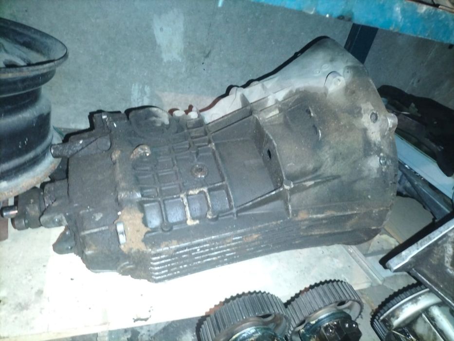 Продам запчасти Опель омега б