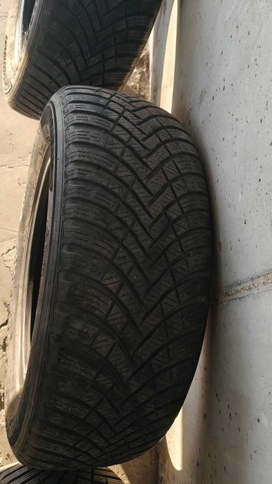 4.бр Зимни гуми Hankook 215 60 16