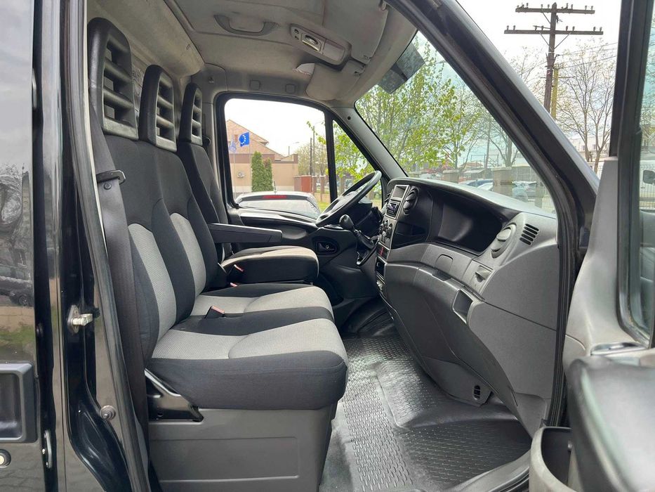 Iveco Daily an 2014 mot 2.3 tdi 127 cp euro 5. inalt +2 panouri jumate