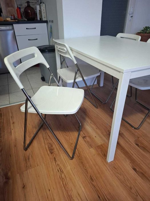 IKEA VIHALS Разтегателна маса за хранене и 4 стола IKEA NISSE