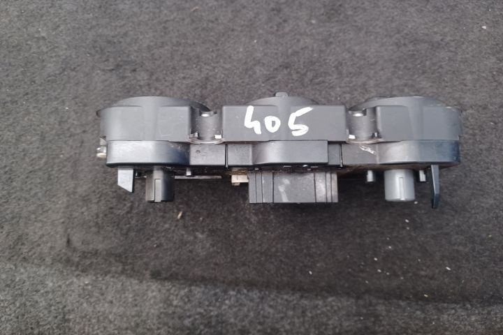 Comanda AC 1K0820047DF 5HB008719 1K0820047DF 5HB008719 Volkswagen VW