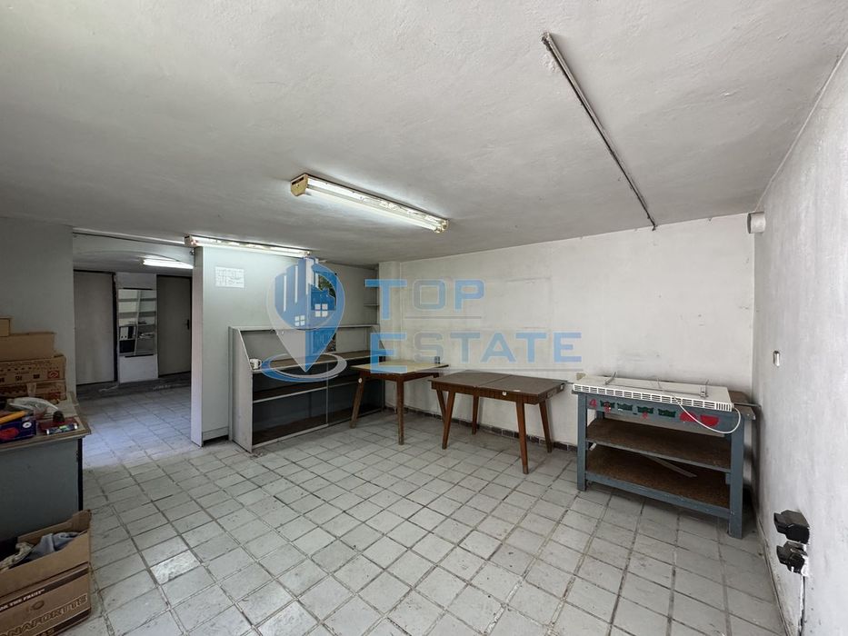 Продава се Промишлена сграда в Павликени - 660 кв.м за 79 €/кв.м - Снимка #1