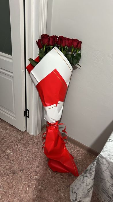 Продам букет помпон и метровые розы