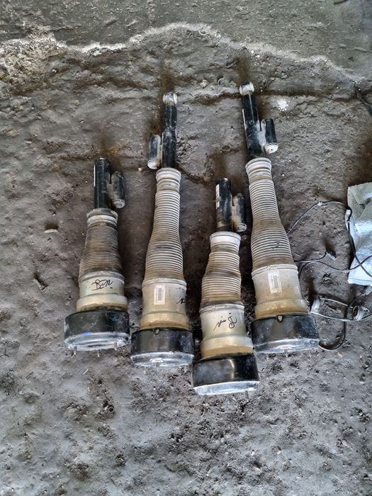 Продам амортизаторы для Mercedes-Benz W221