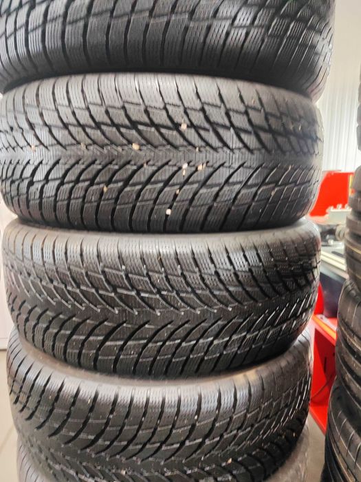 4бр.зимни гуми 225/55/18 Nokian