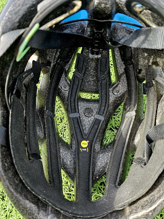Cască Trenta 3K Carbon MIPS