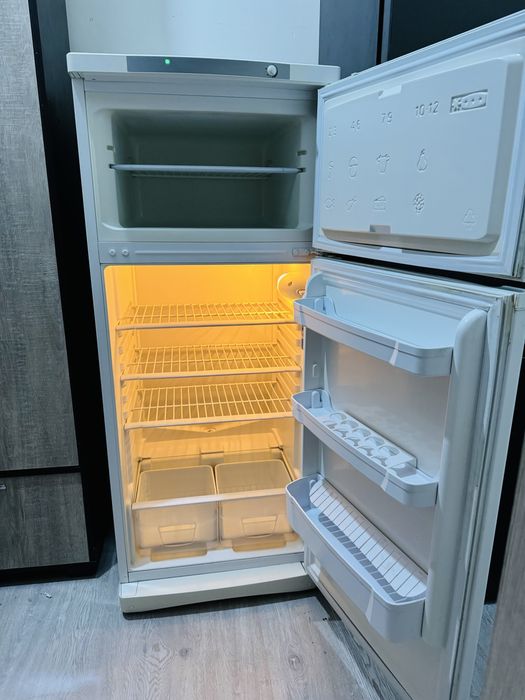 Indesit holadilnik sotiladi