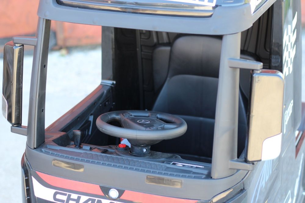 Kinderauto Mercedes ACTROS 4x4 PREMIUM 4x45W #Negru