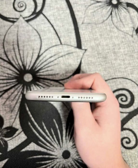 Продам Iphone 11/64Gb