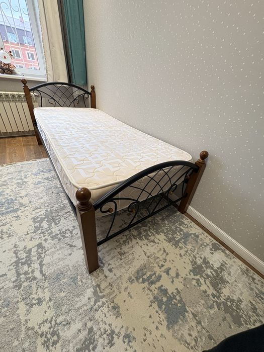 Продам кровать 2м на 90см