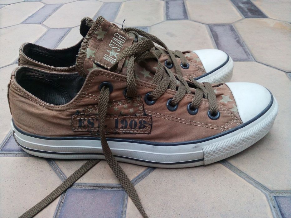 Продам фирменные кеды.