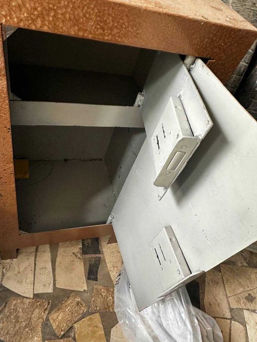 Сейф металлический усиленный  Надёжный