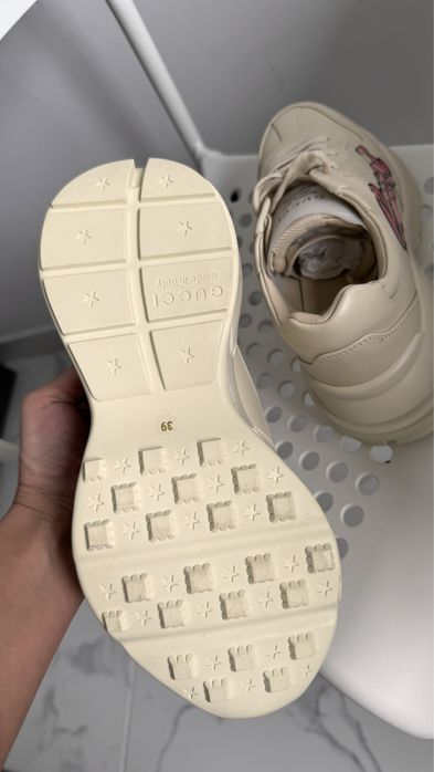Adidasi Gucci 39