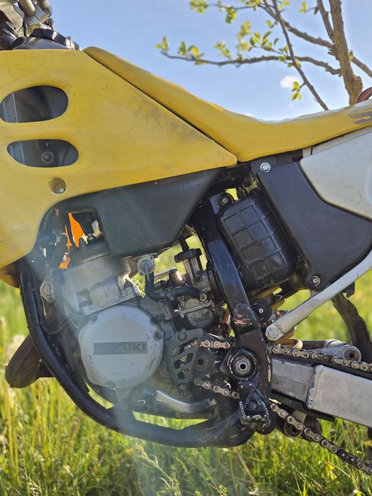 Cross suzuki 125 2 timpi se vinde urgent