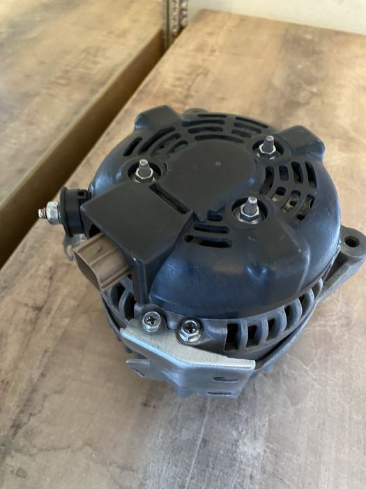 Генератор на камри 35-40 обьем 2.4.