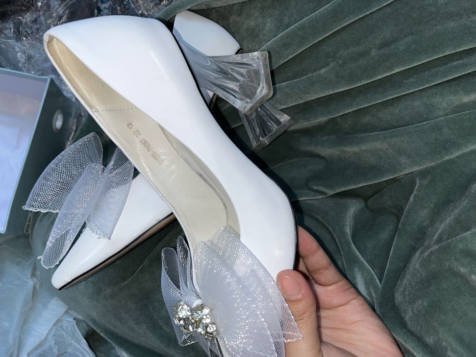Туфли  тек свадьбаға кидім 38-39 келеді