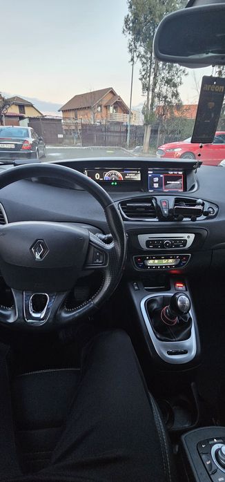 Renault Grand Scenic BOSE Edition 2015/10