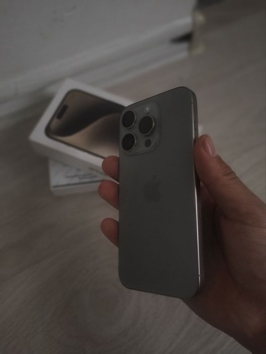 IPhone 15 про ..