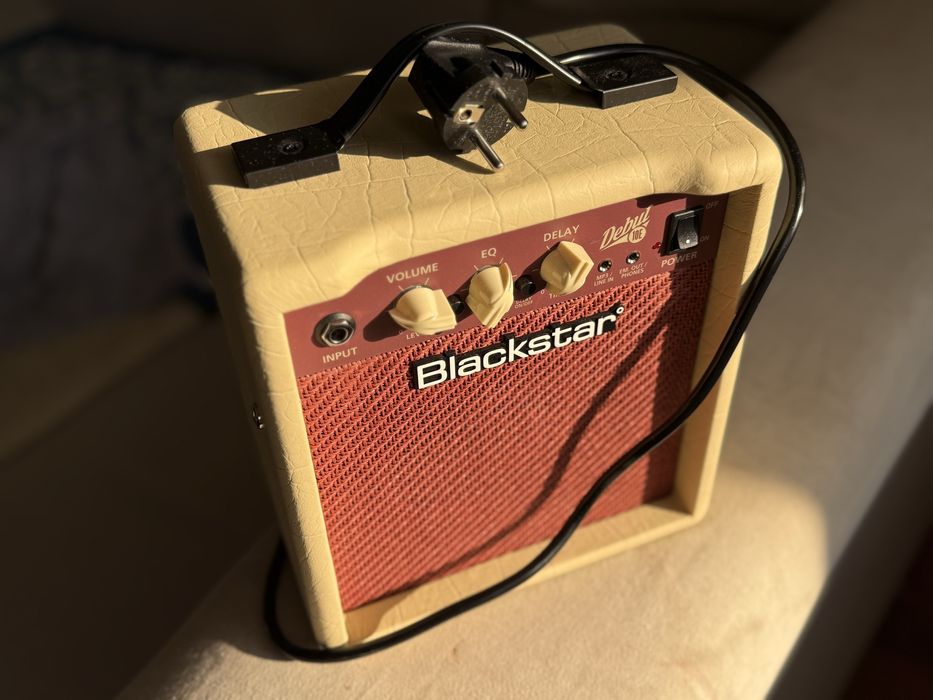 Гитарный Комбоусилитель BLACKSTAR Debut 10E
