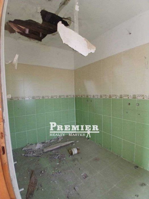 Къща с голям потенциал в село Загорци,