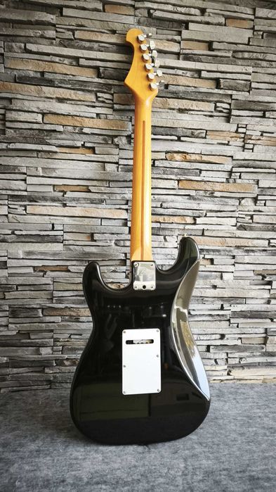 Chitară electrică Career Stratocaster – Black – Maple Neck – SSS – Micro-Tilt – Made in Korea