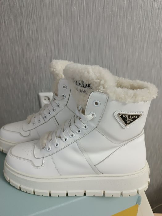 Зимние кроссовки Prada
