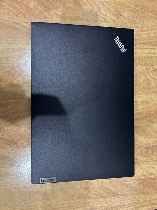 Като нов! Лаптоп Lenovo Е14 8-ядрен Ryzen/40 RAM/512 SSD, 3 м. гар.!
