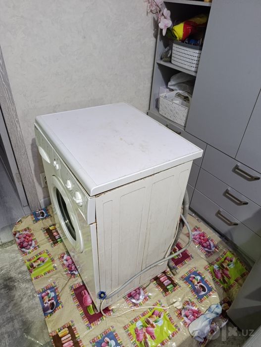 Стиральная машина INDESIT на запчасти .
