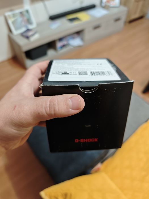 Casio DW-5600W чисто нов