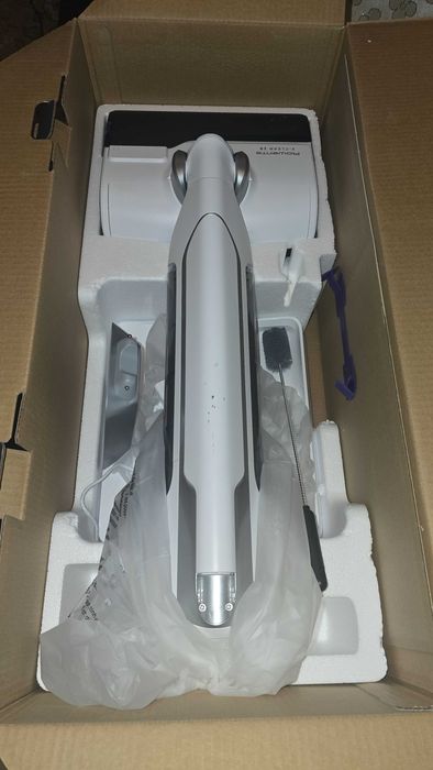 Aspirator vertical fara fir cu spalare Rowenta X-Clean 10
