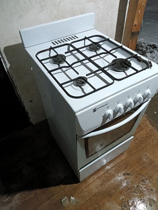 Продам газ плиту