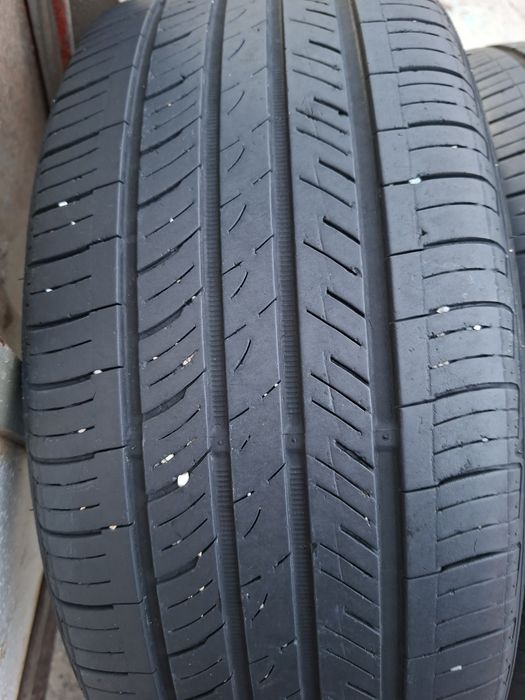 Продам шины 215/55/17 нексен