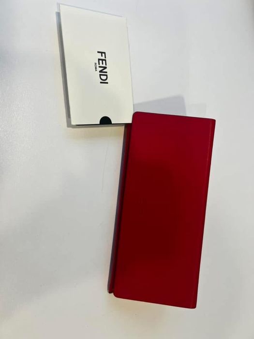 Слънчеви очила Fendi